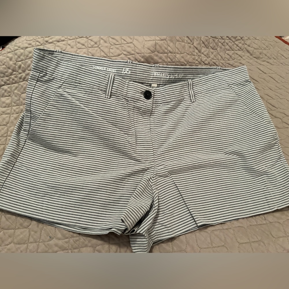 GAP gray/white stripe shorts sz 12